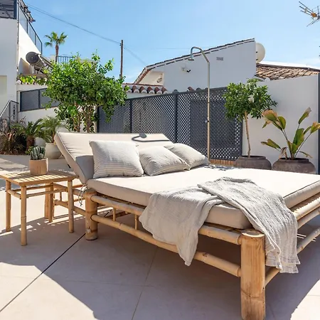 With Privat Saltwater Pool Holiday home