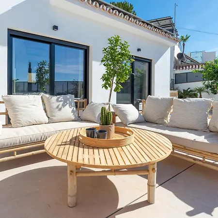 With Privat Saltwater Pool