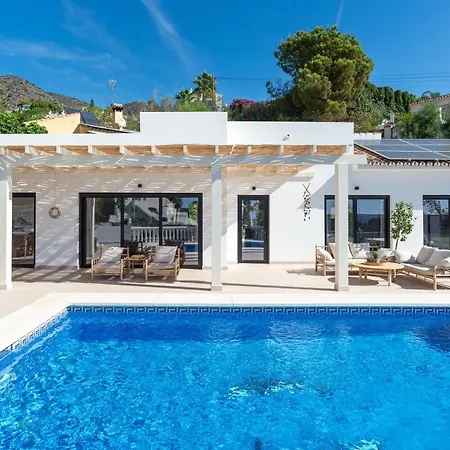 With Privat Saltwater Pool Holiday home